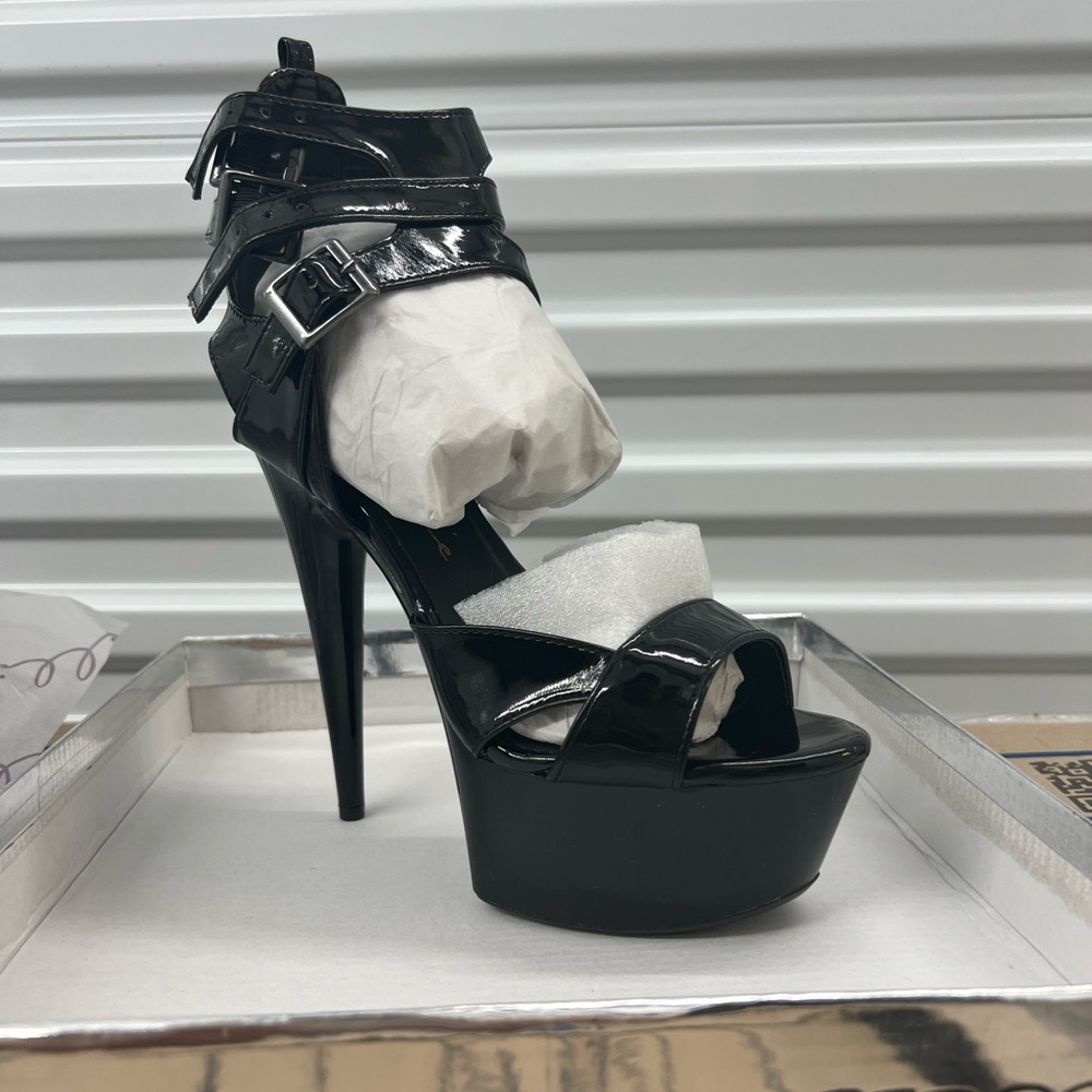 Ellie Athena Heels Size 8